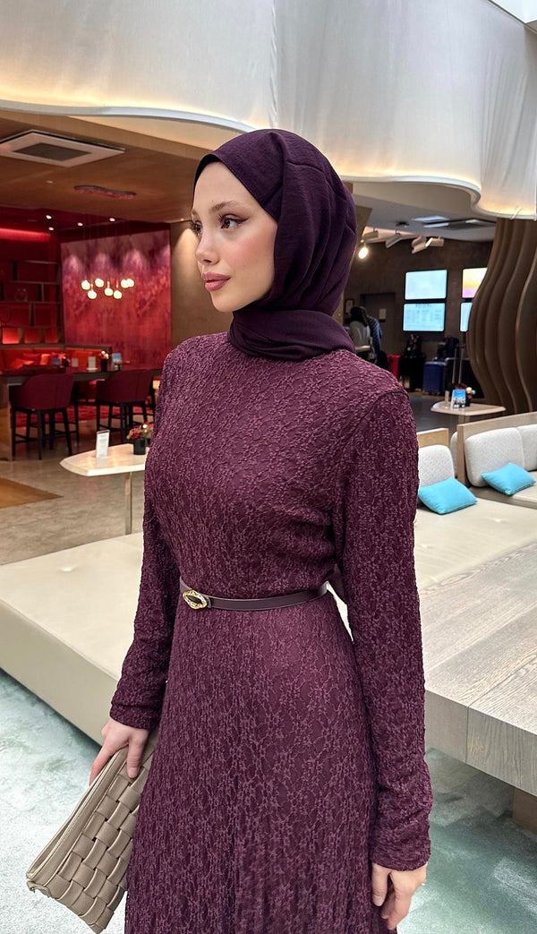 فستان دانتيل مع حزام