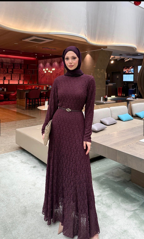 فستان دانتيل مع حزام