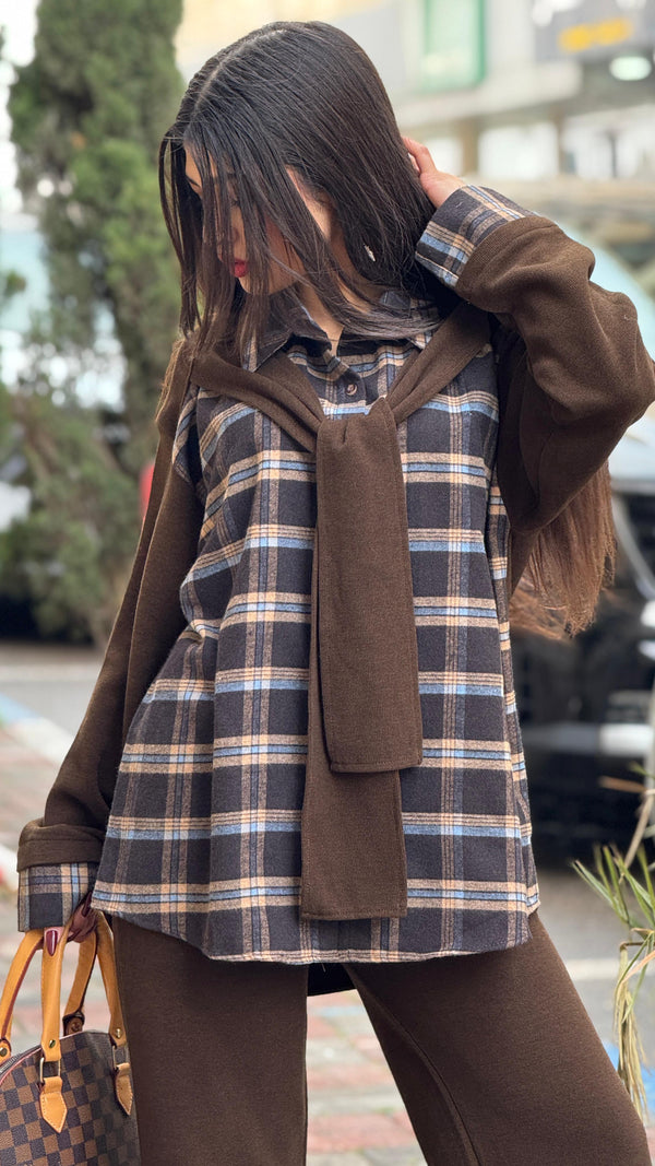 طقم تريكو ناعم مع قميص كاروهات وربطة