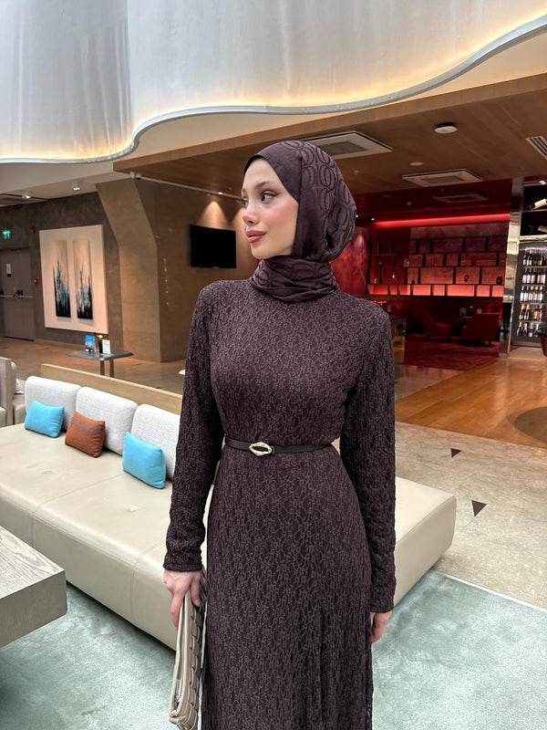 فستان دانتيل مع حزام