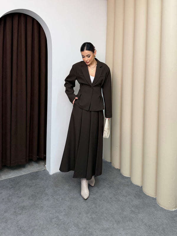 طقم تنورة كلوش