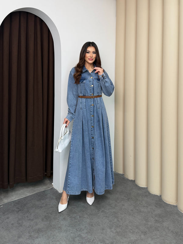 فستان جينز مع حزام
