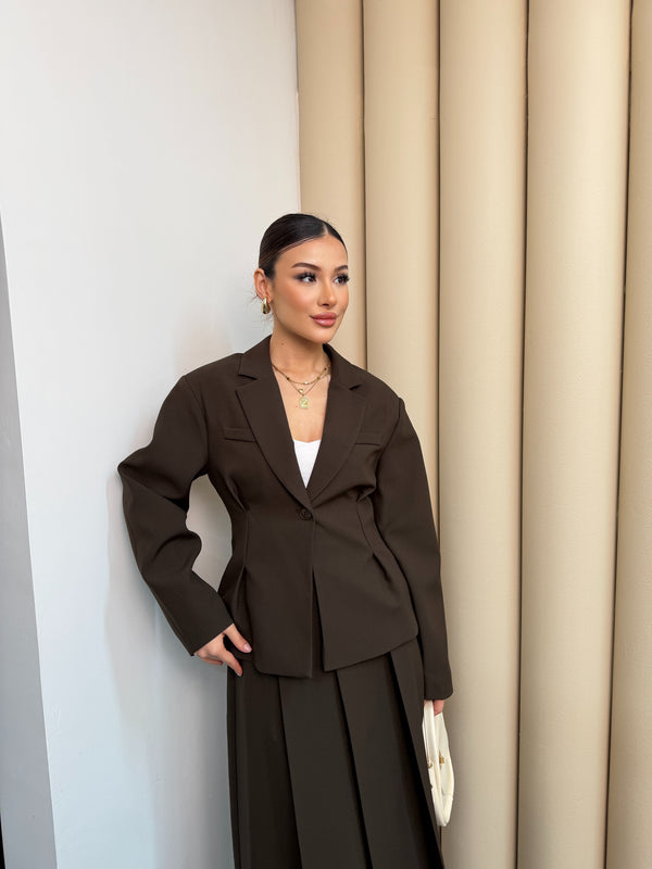 طقم تنورة كلوش