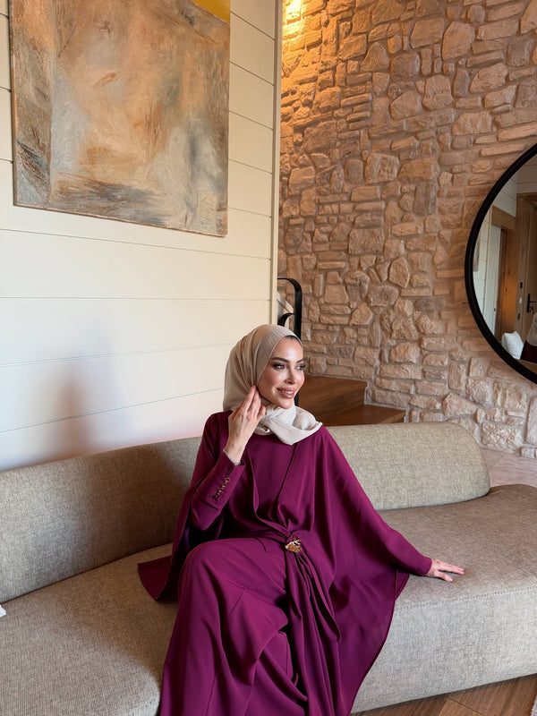 طقم بتصميم ثلاثي