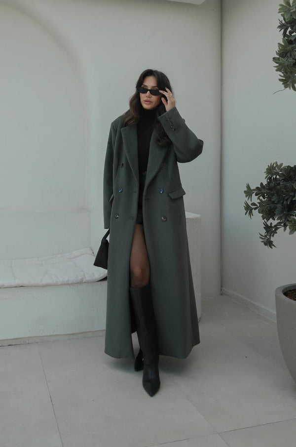معطف طويل باللون الاخضر الانيق