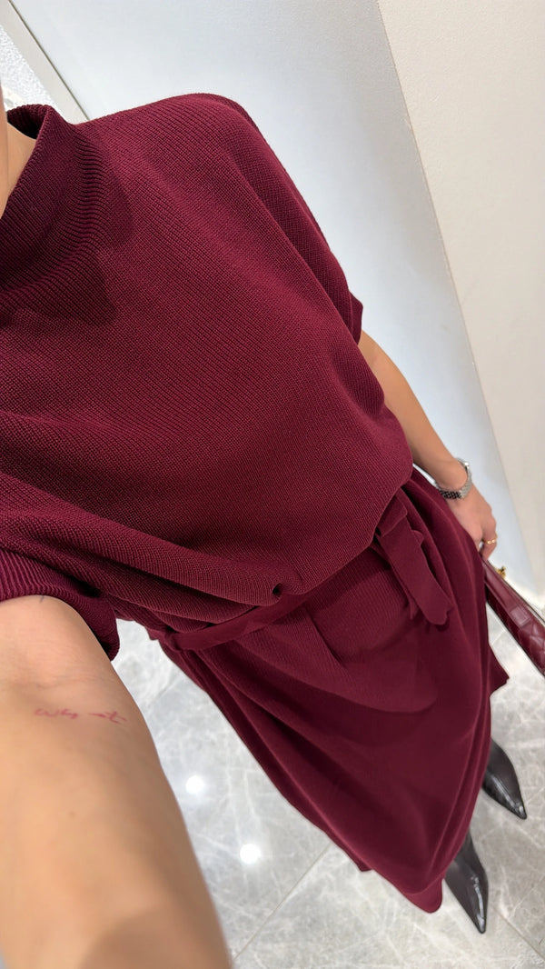 فستان ميدي محبوك بحزام