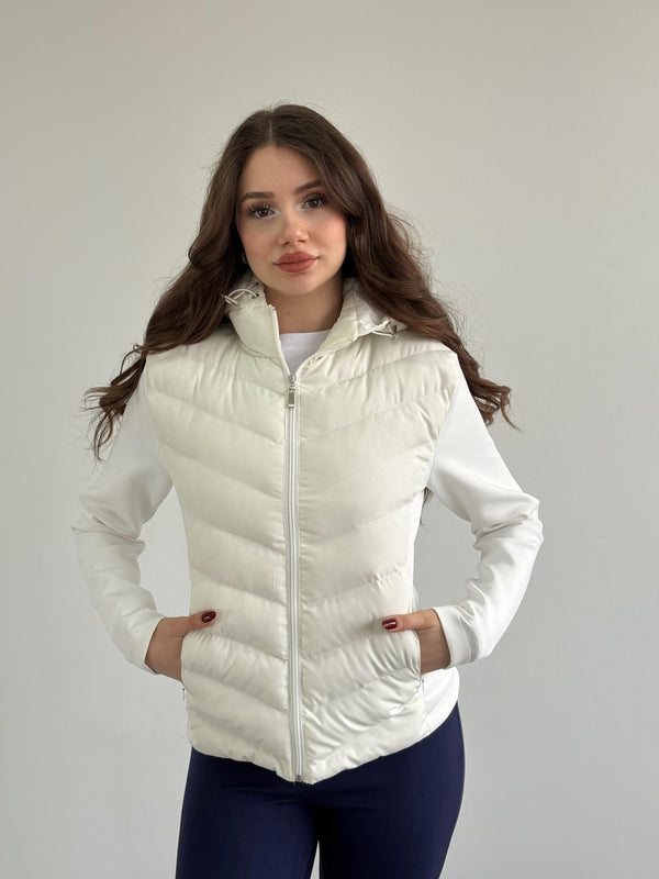 جاكيت Range Vibe بقبعة (ابيض)