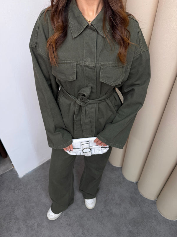 طقم جينز مع حزام