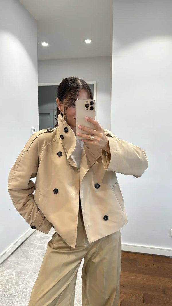 ترانشكوت مع كمر قصير