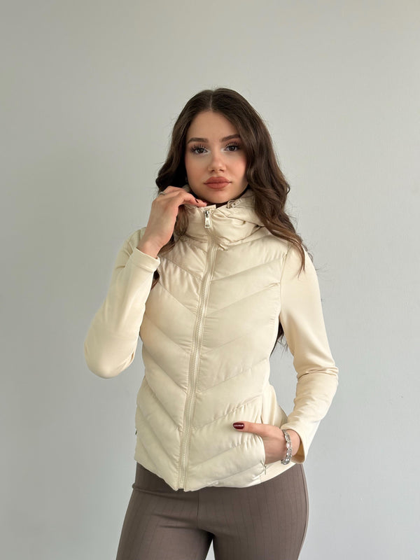 جاكيت Range Vibe بقبعة (بيج)