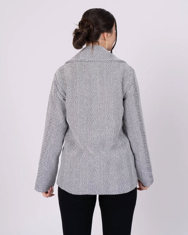 جكيت جوخ قصير ٦ ازرار