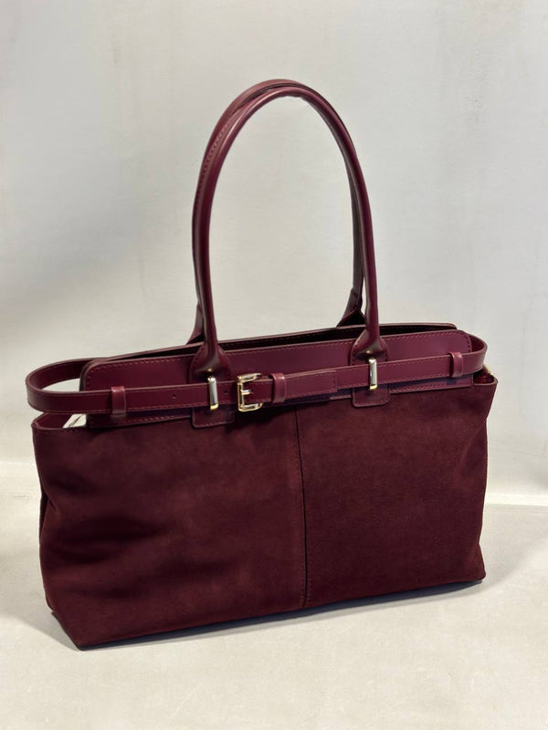 حقيبة يد عصرية باللون البورغاندي