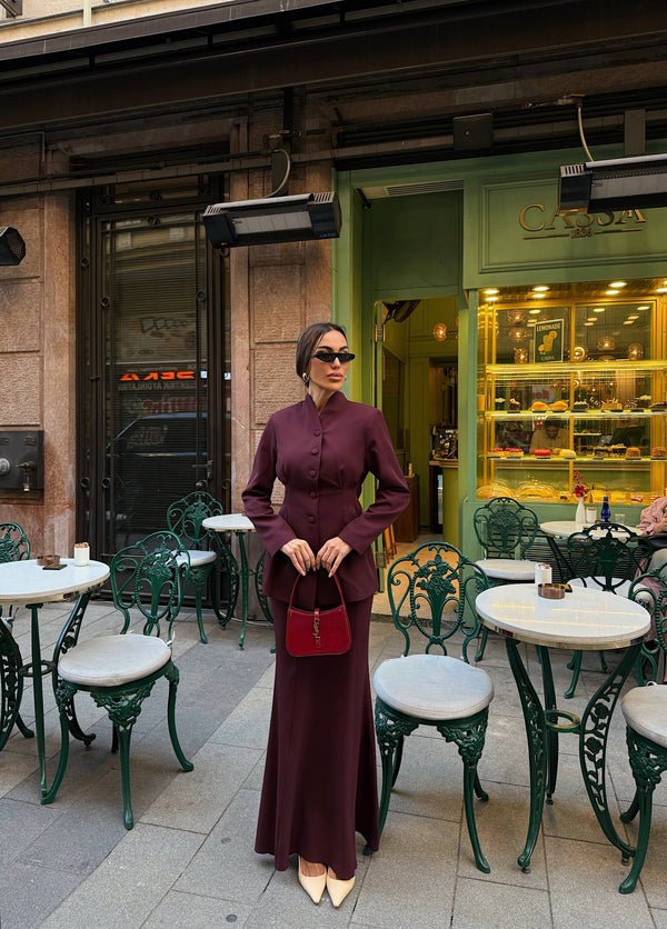 طقم بليزر مع تنورة