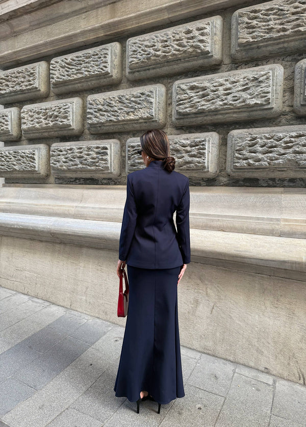 طقم بليزر مع تنورة