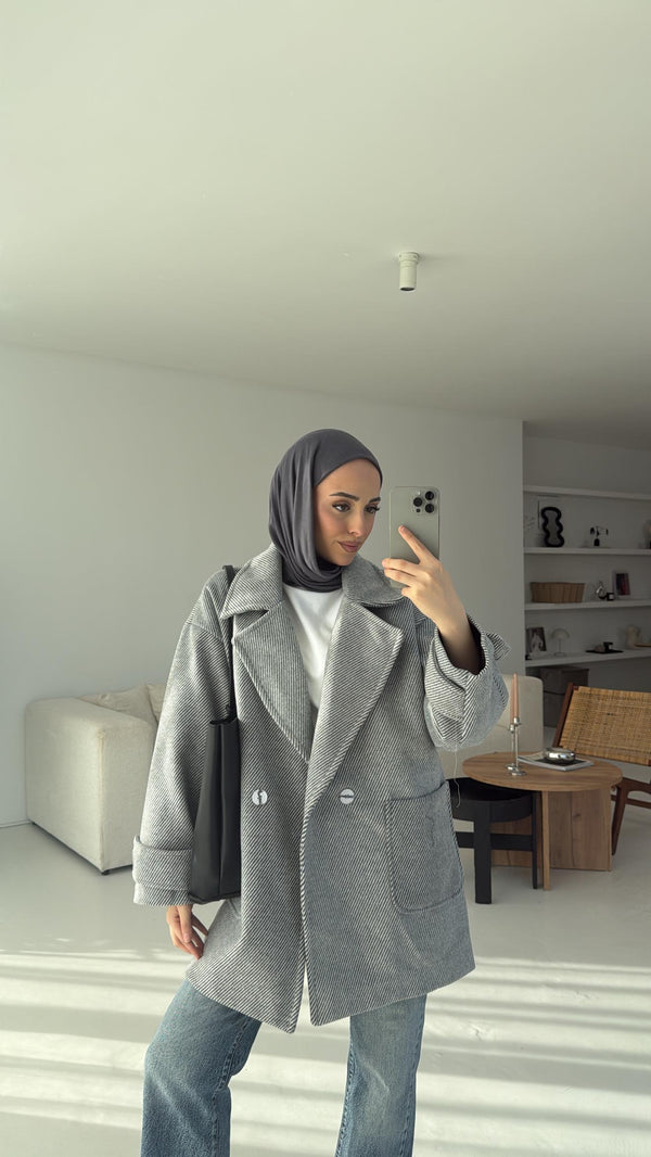 معطف شتوي رمادي مع جيوب خارجية