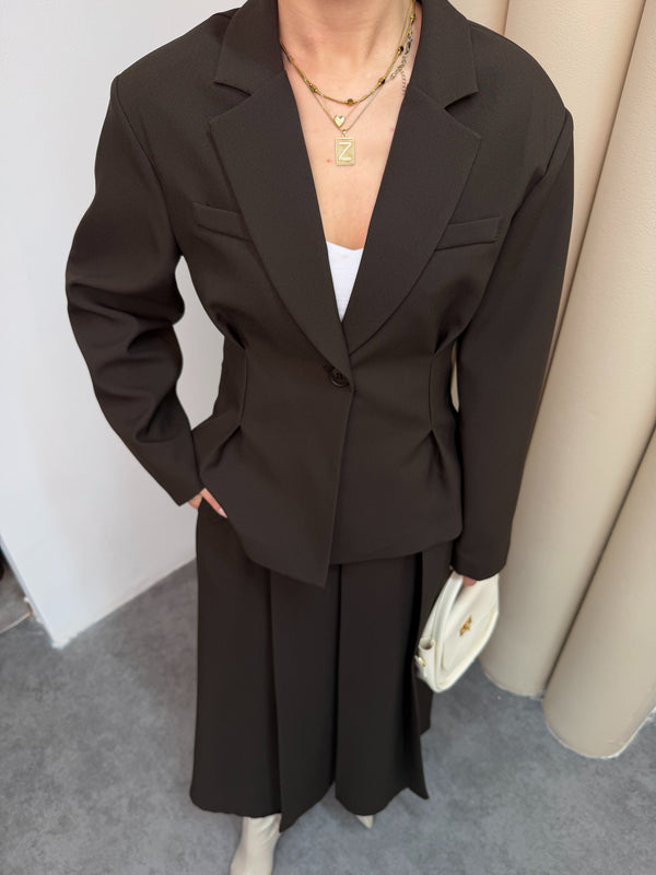 طقم تنورة كلوش