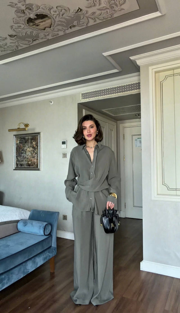 طقم أنيق مصنوع من قماش Venlo