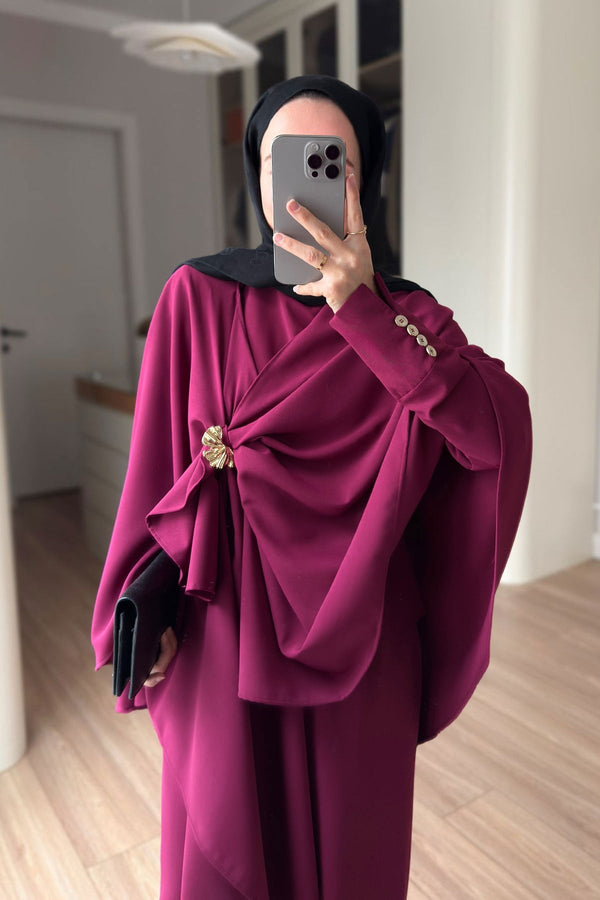 طقم بتصميم ثلاثي