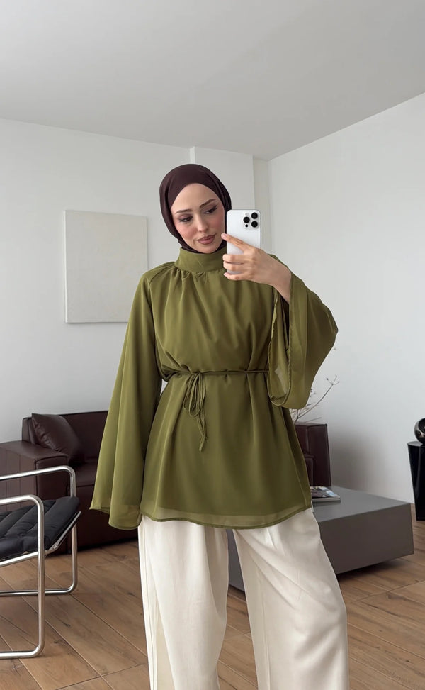بلوز شيفون بأكمام عريضة