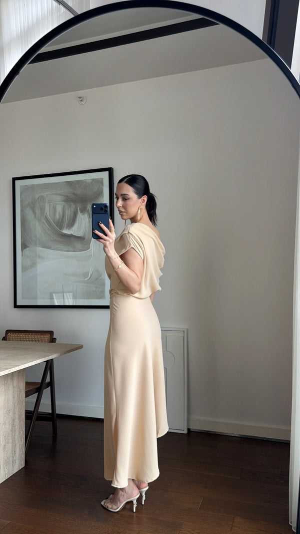 فستان كلاسيكي انيق off shoulder