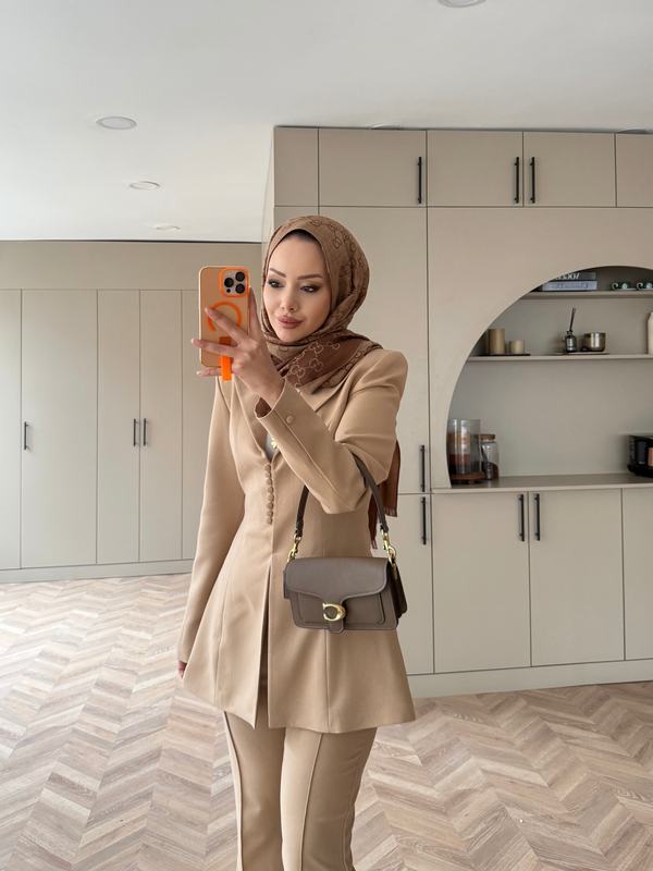 طقم بنترست بأزرار – كاميل