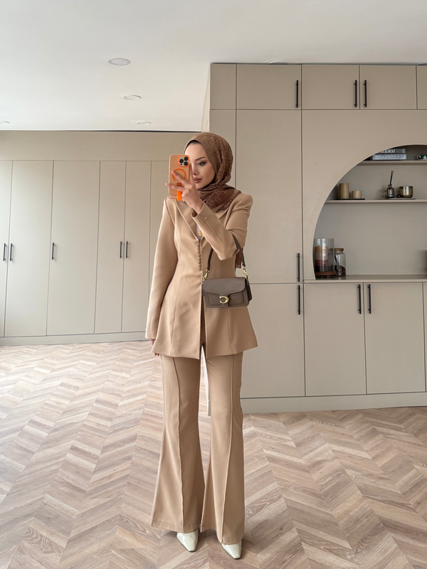 طقم بنترست بأزرار – كاميل