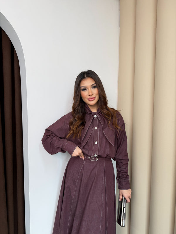فستان جينز بربطة عنق