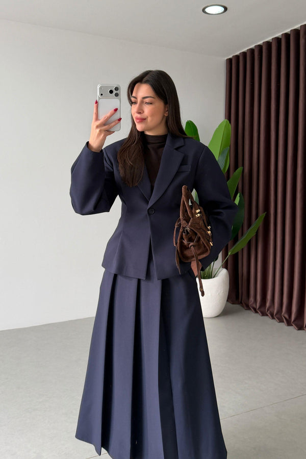 طقم تنورة كلوش