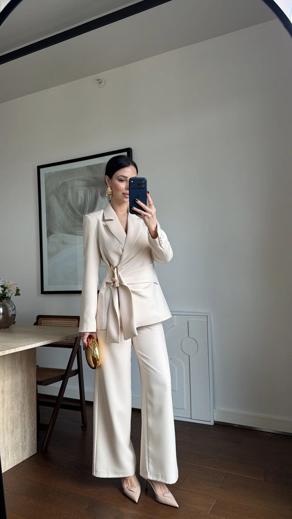 طقم التايور Luxury Tailored