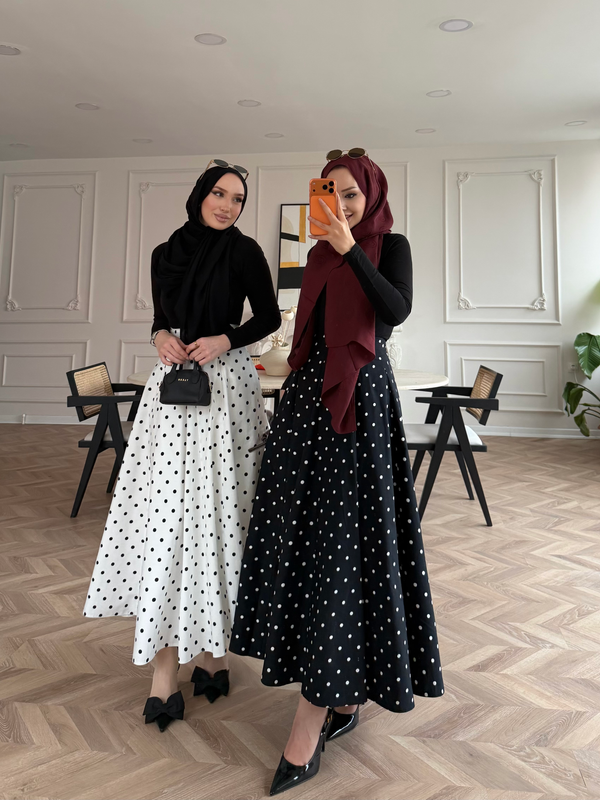 تنورة Polka dots