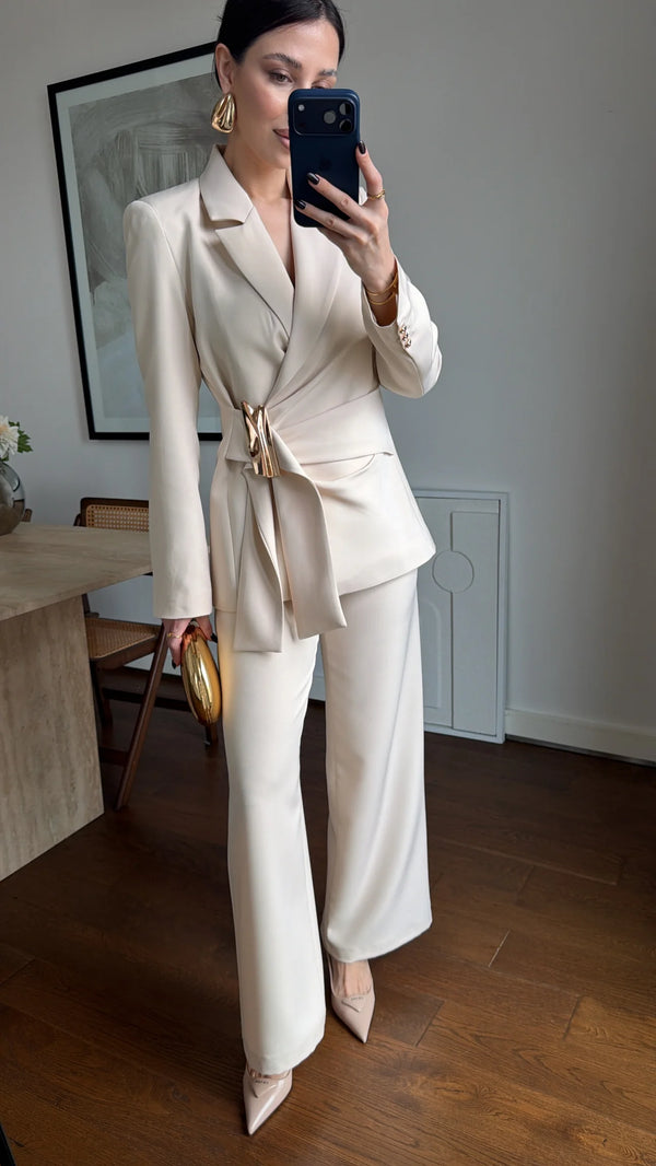 طقم التايور Luxury Tailored