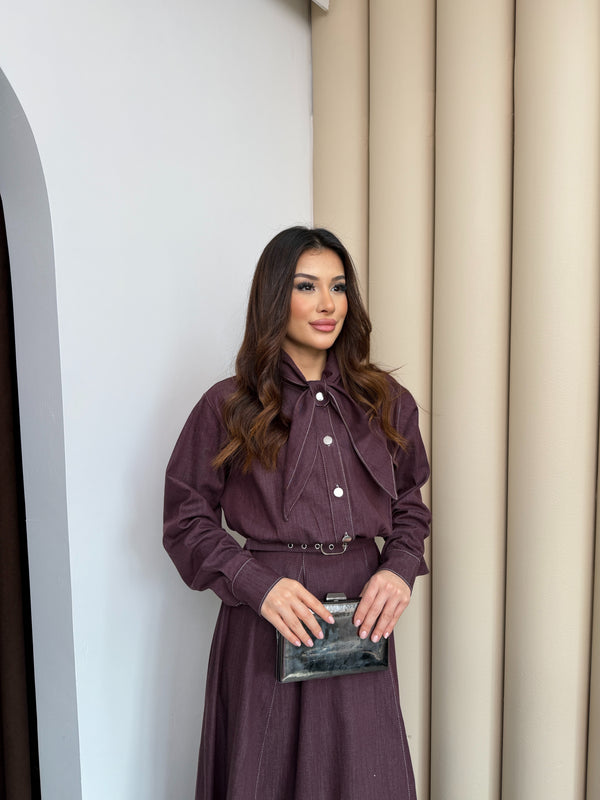 فستان جينز بربطة عنق