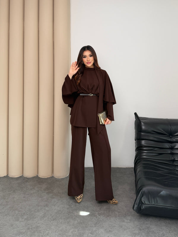 طقم طبقات مع حزام