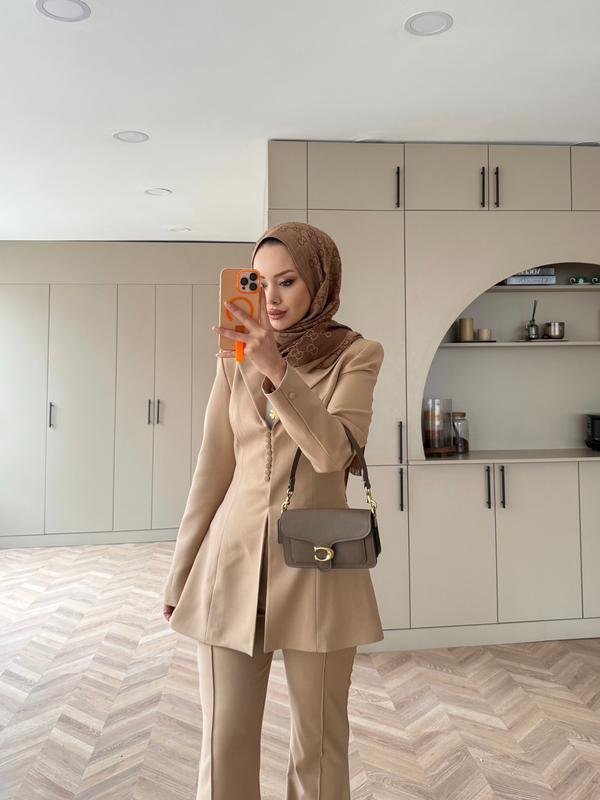 طقم بنترست بأزرار – كاميل