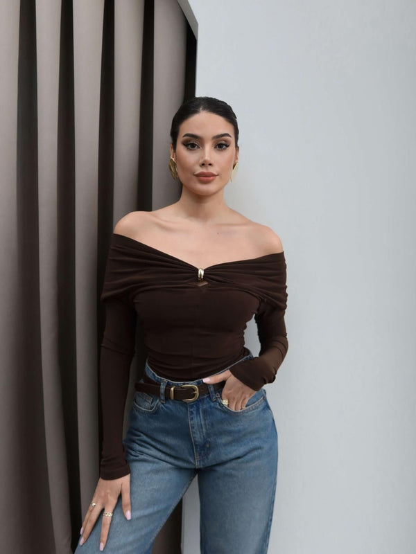 بلوزة Off Shoulder