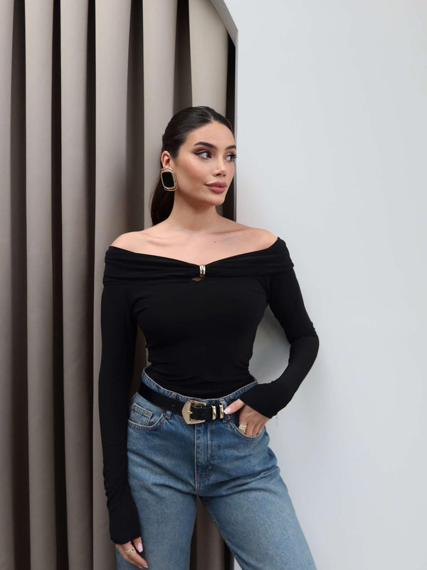بلوزة Off Shoulder