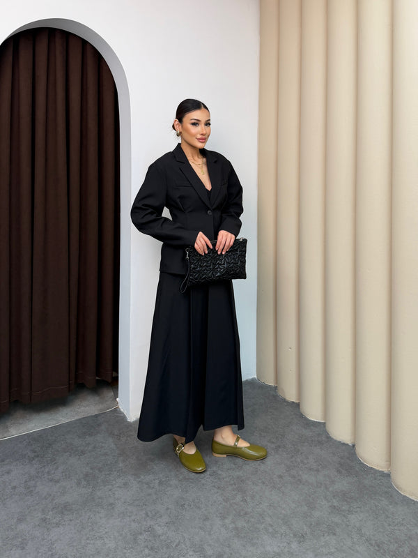 طقم تنورة كلوش