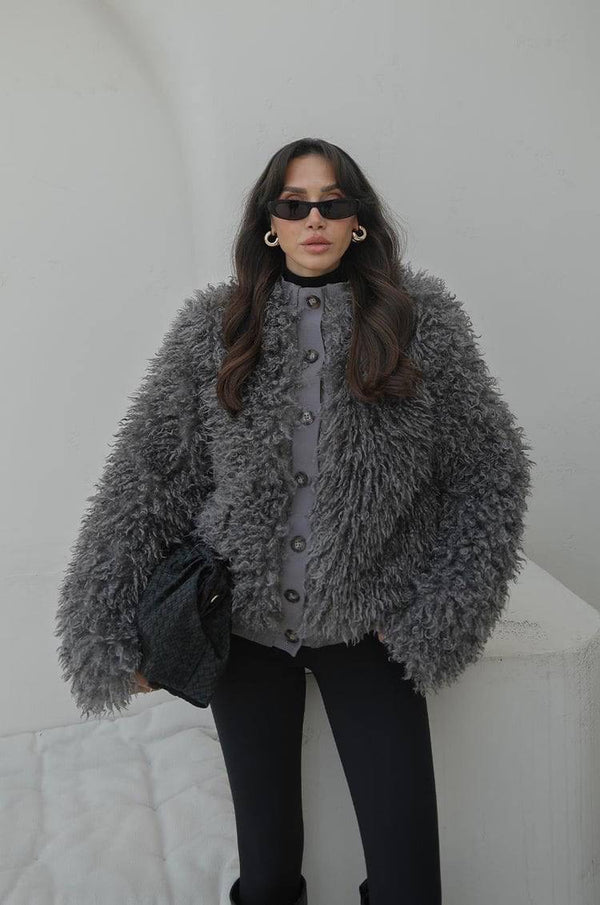جكيت فرو كيرلي باللون الرمادي