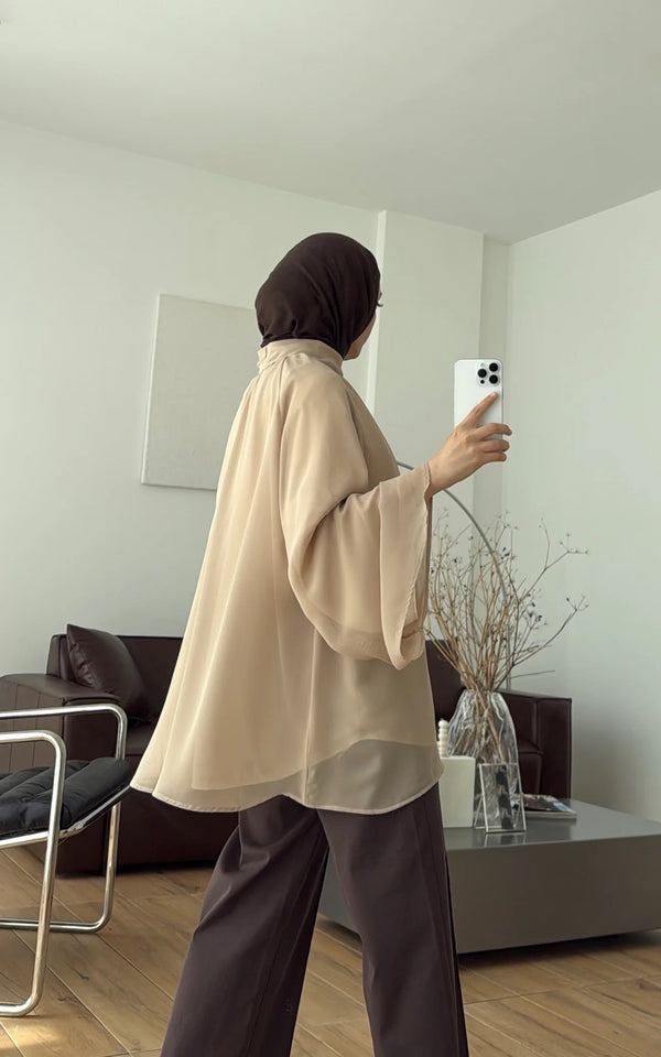 بلوز شيفون بأكمام عريضة