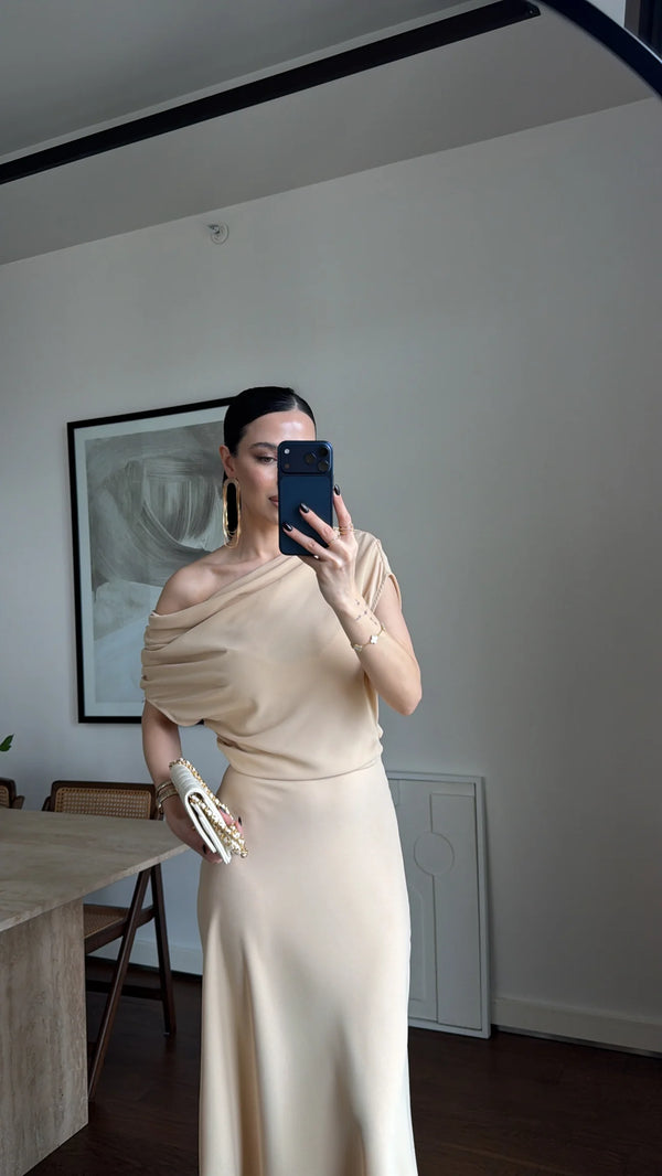 فستان كلاسيكي انيق off shoulder