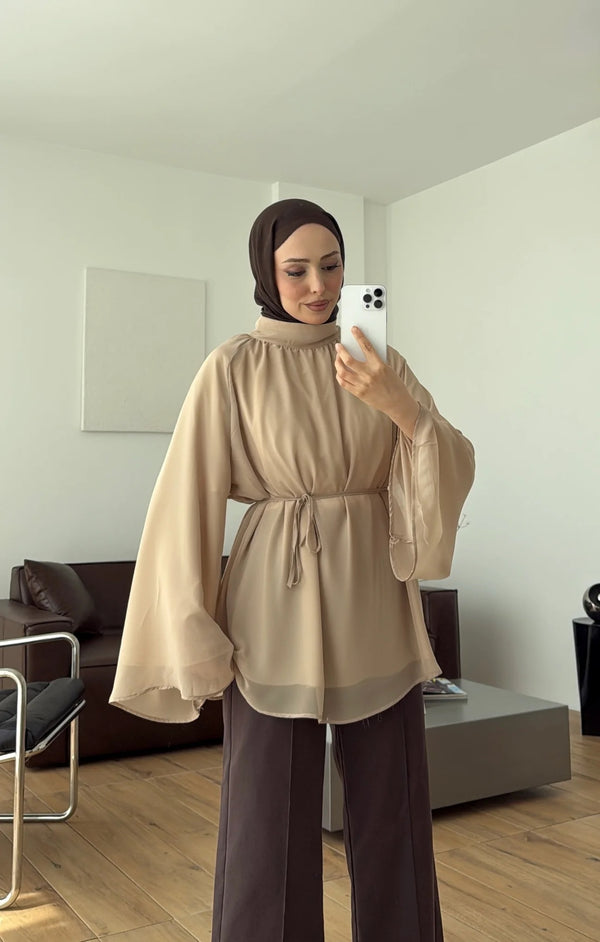 بلوز شيفون بأكمام عريضة