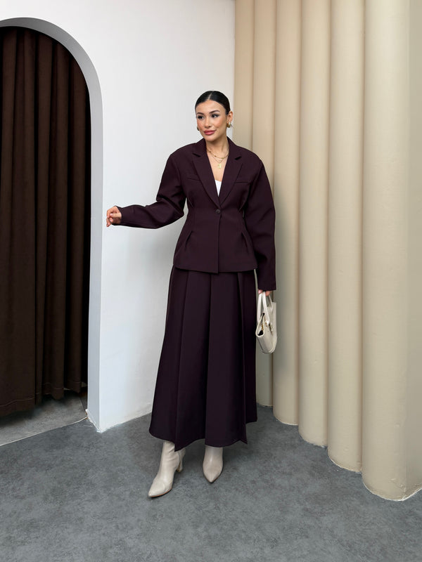 طقم تنورة كلوش