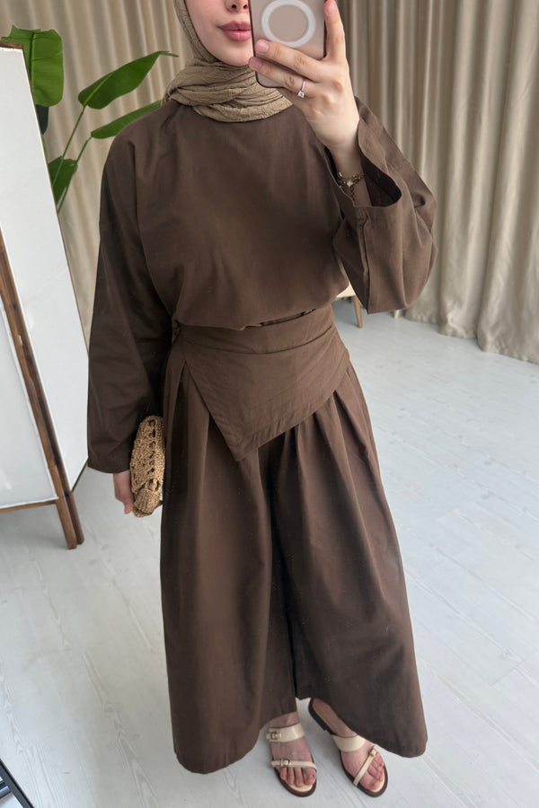 طقم مع شال عالخصر