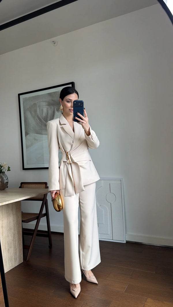 طقم التايور Luxury Tailored