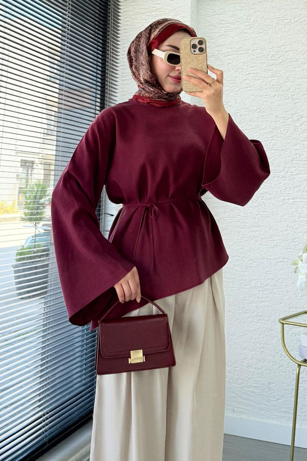 بلوزة مائلة اكمام عريضة