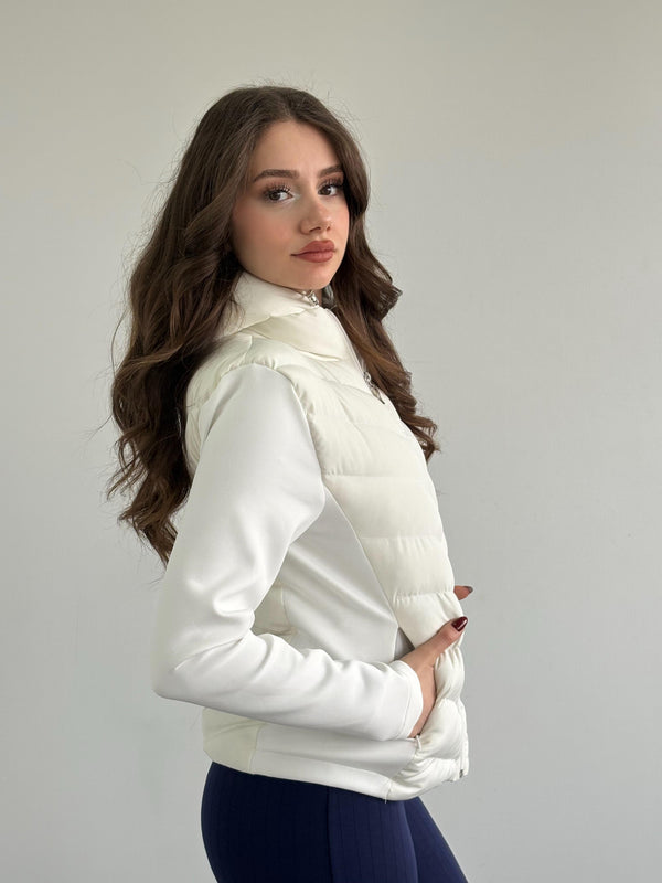 جاكيت Range Vibe بقبعة (ابيض)