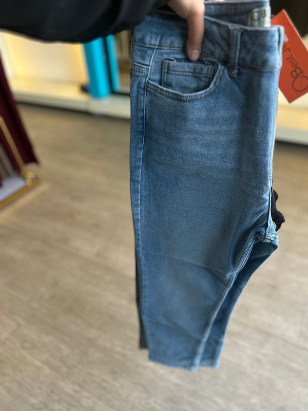 بنطلون جينز Mom Fit  خصر عالي باللون الأزرق الفاتح