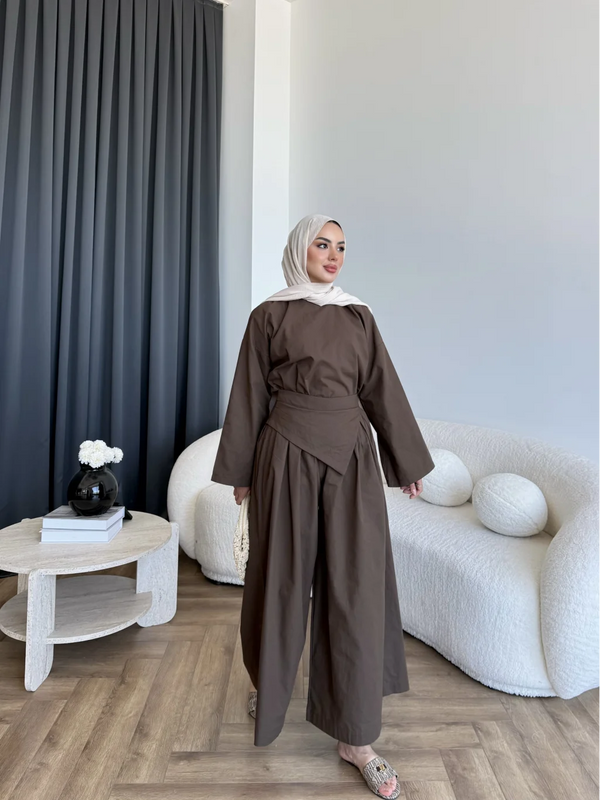 طقم مع شال عالخصر