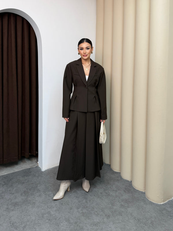 طقم تنورة كلوش