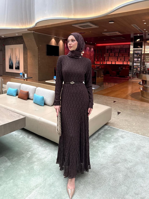 فستان دانتيل مع حزام